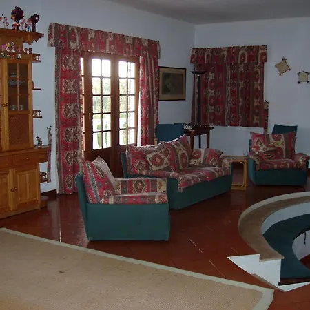 Large With Pool And Panoramic View *