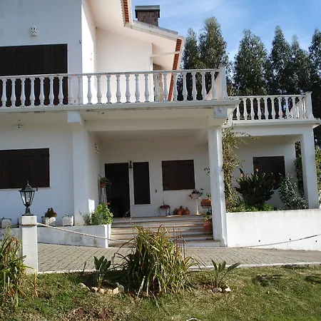 Prázdninový dům Large With Pool And Panoramic View Figueira da Foz